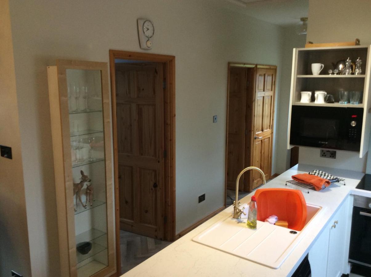 2 Bedroom Furnished Apartment In A Rural Position Stone  Exterior foto